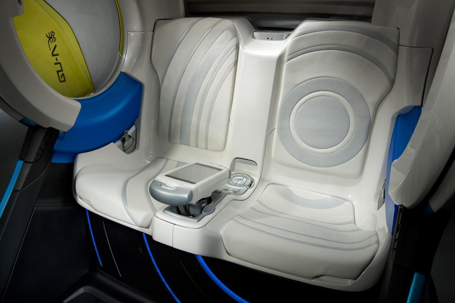  GMC EN-V Jiao Concept 2010 года  (фото 13 из 38)